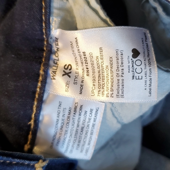 Wallflower InstaSoft Denim Overalls - Picture 8 of 9